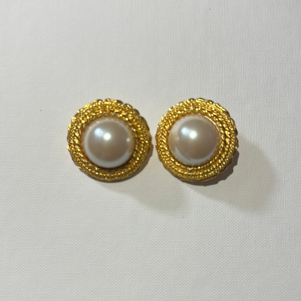 Vintage Anne Kline Earrings clip on